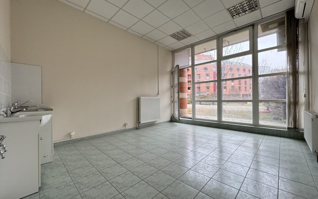 Eladó üzlethelyiség a Baross utca végén, az Orczy térnél!